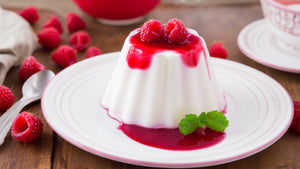 Panna cotta de vainilla con coulis de frambuesa