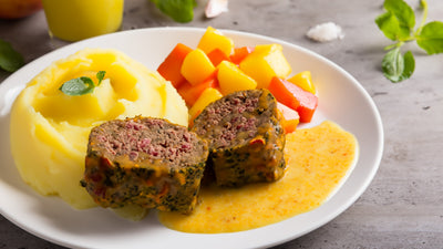 Pastel de Carne con Puré de Papas al Ajo y Batido de Frutas Tropicales